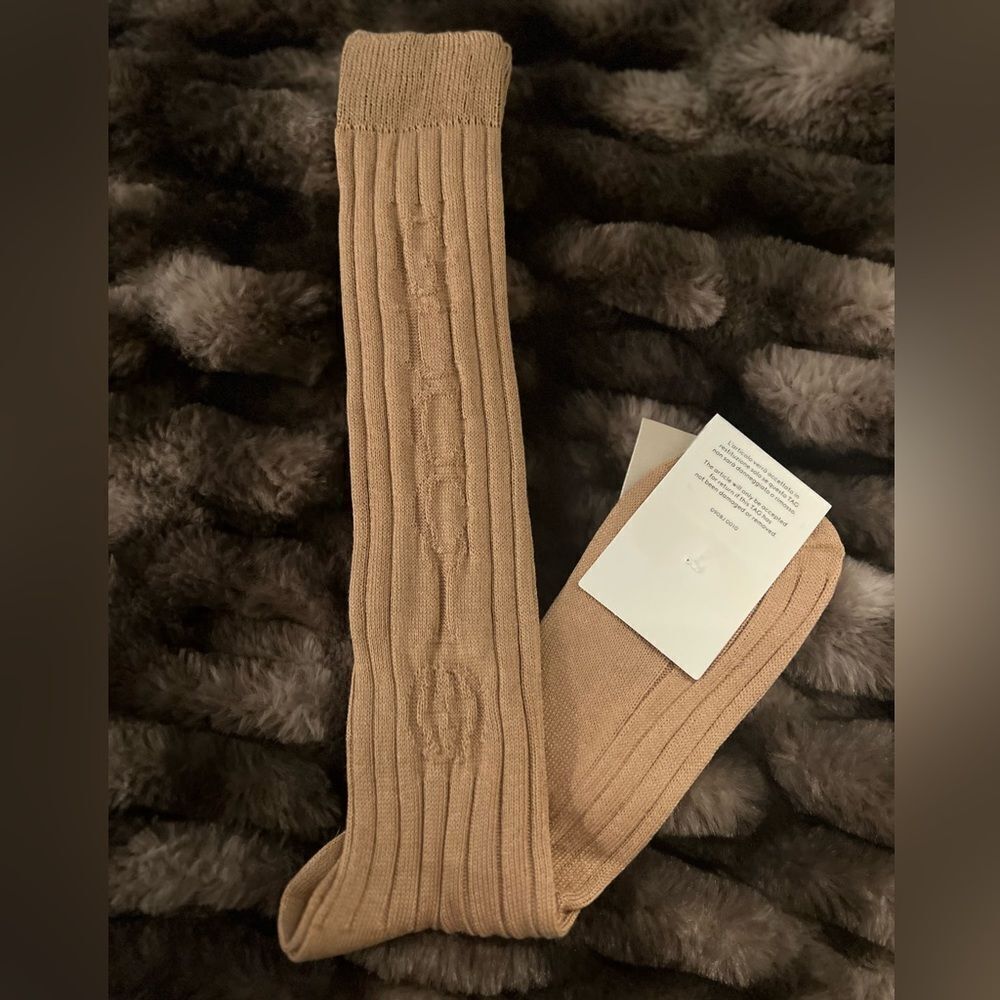 Brand new Womens Gucci socks fits shoe size 6-10 new with tags - Picture 2 of 4